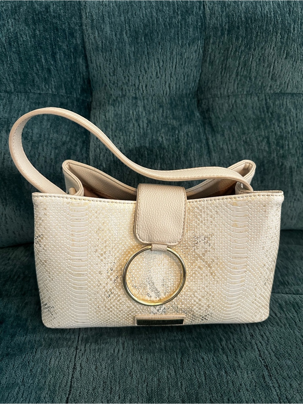 Elegant Cream Shoulder Bag with Gold Ring Accent